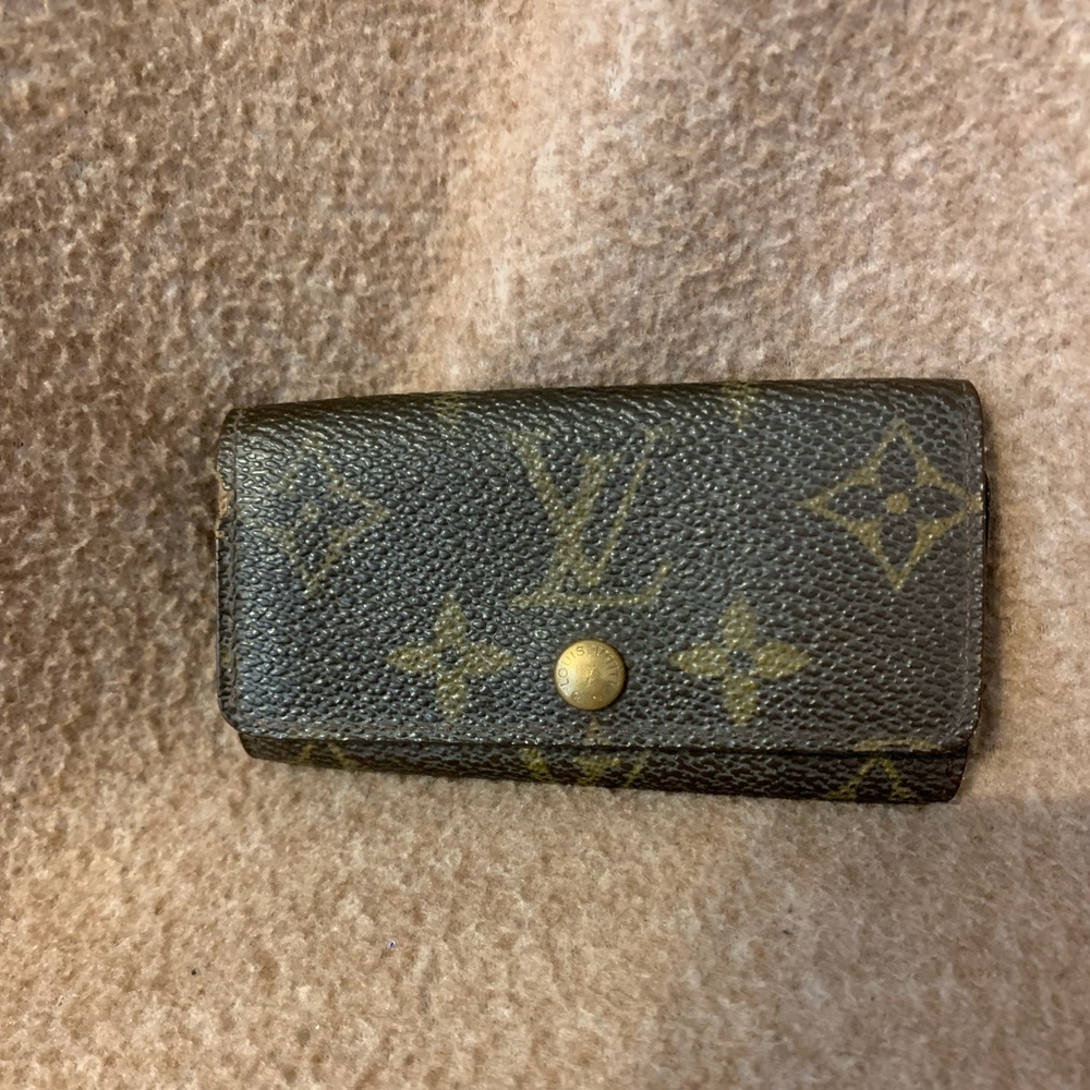 Authentic Louis Vuitton Key Holder